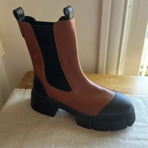 Free People Maren Mid Chelsea Black and Brown Women's Boots - 38.5